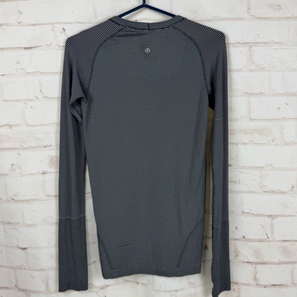 Lululemon Swiftly Tech Long Sleeve Crew Tempo Stripe Black White Sz 6 - Picture 4 of 5